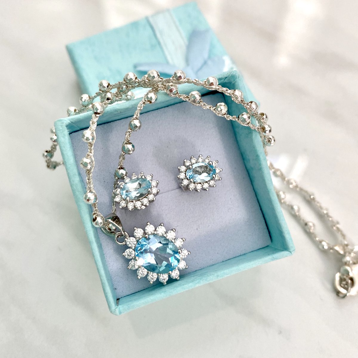 upscale_jewelry's tweet photo. Excited to share the latest addition to my new website https://t.co/UZuY8Zrg1v

#bluetopaz #topaz #silverjewelry #upscalejewelry #topazjewelry #topazstuds #topaznecklace #decemberbirthstone #birthstone #shopsmall #giftjewelry

#Shop here
https://t.co/hb4qH9AzlB https://t.co/RP5Gu5uqOb