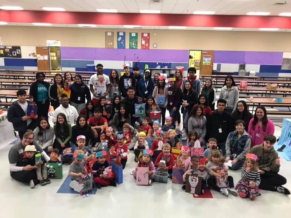 Sullivan_FCS's tweet photo. 100+ amazing students decorated, cleaned up , created boxes, played & created stations 4 a Valentineโs Day party. Proud is an understatement, these kids have the biggest soft spots for these preschoolers and it showed. #fcssullivan #sayyestofcs #todayatlhsk #childdevelopment https://t.co/jymWbVE1FT