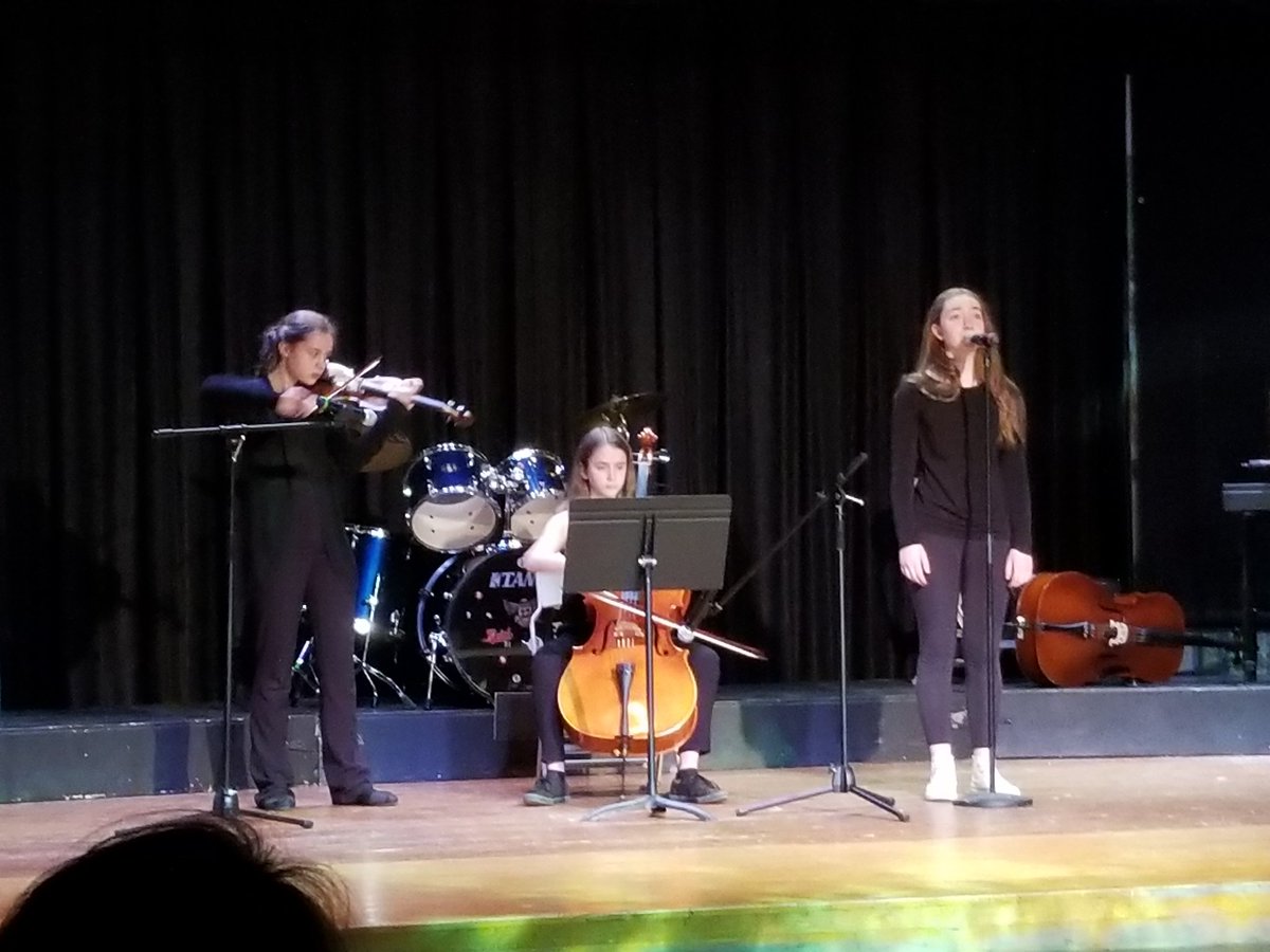 evans_vevans's tweet image. Variety show at Boynton.  Wow! #ICSDEquity #IthacaNYSchools @BoyntonMSIthaca @LWrightICSD