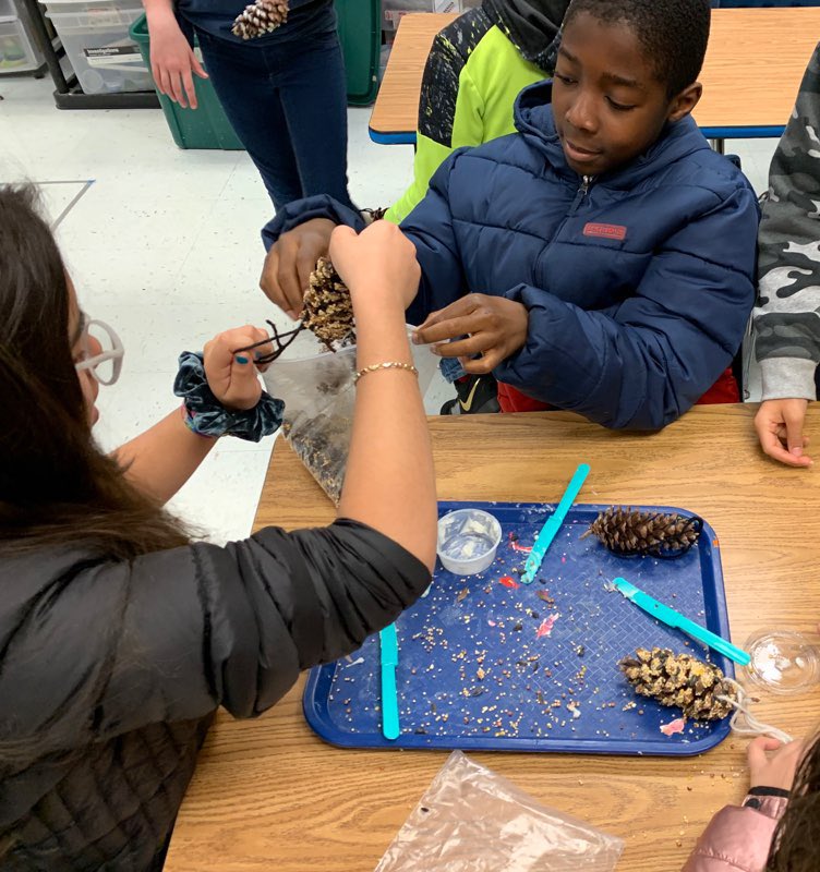 TylerTomcats's tweet photo. Our SCA Officers and class representatives did a great job making bird feeders to hang outside of Tyler. #TYESTomcats https://t.co/qVOLuvlEH4