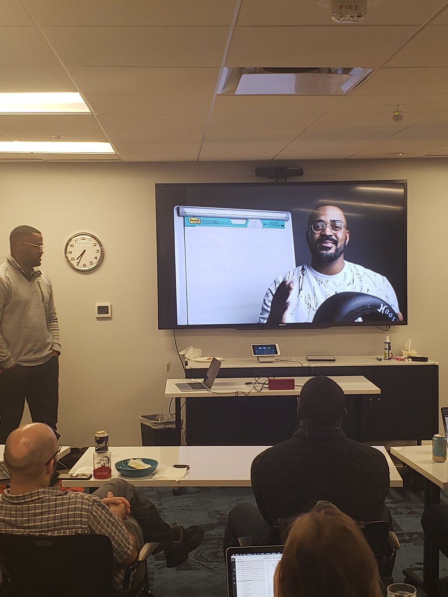 DCHackAndTell's tweet photo. If you need directions and ride a one-wheel, check out @followdon 's app! https://t.co/fb1agkVmb1