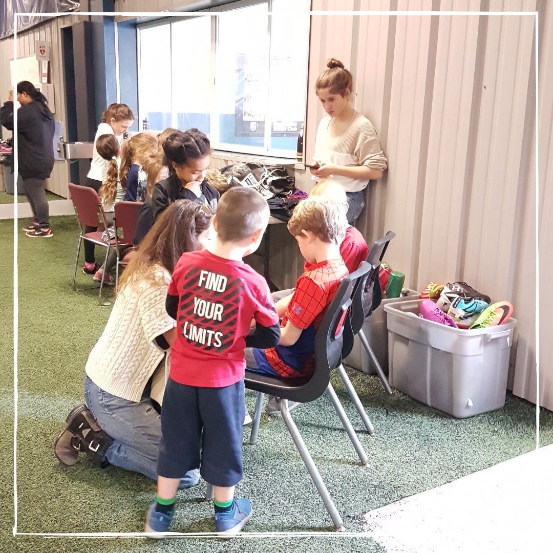 NewmarketSoccer's tweet image. Another fantastic day with the @york4_public_ed campers here at NSC today! Lots of activities, sports, smiles, and fun!

#Camp #ThursdayThoughts #DayPrograms #FunOnTheField