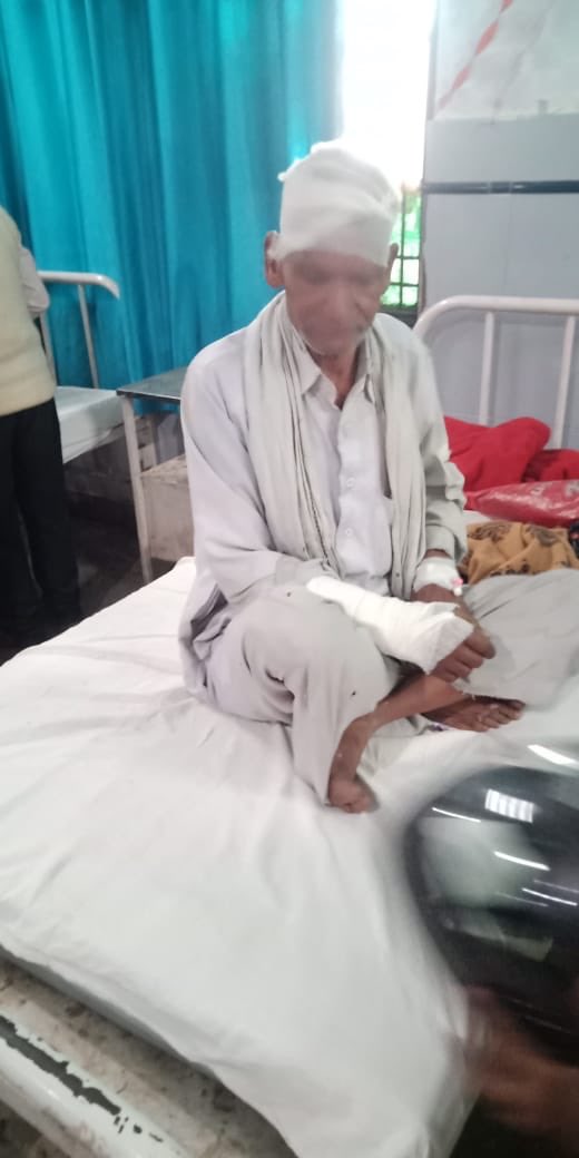 priyankagandhi's tweet image. कानपुर देहात के मंगटा गांव में भीमकथा कर रहे दलितों पर दबंगों ने हमला किया। कई लोग अस्पताल में भर्ती हैं। 

शब्बीरपुर हो, मंगटा की घटना हो भाजपा सरकार ने पीड़ित परिवारों की कोई सुनवाई नहीं की।

भाजपा ने संविधान पर हमला बोला हुआ है और अब बाबासाहेब की कथा करने पर भी हमला हो रहा है।