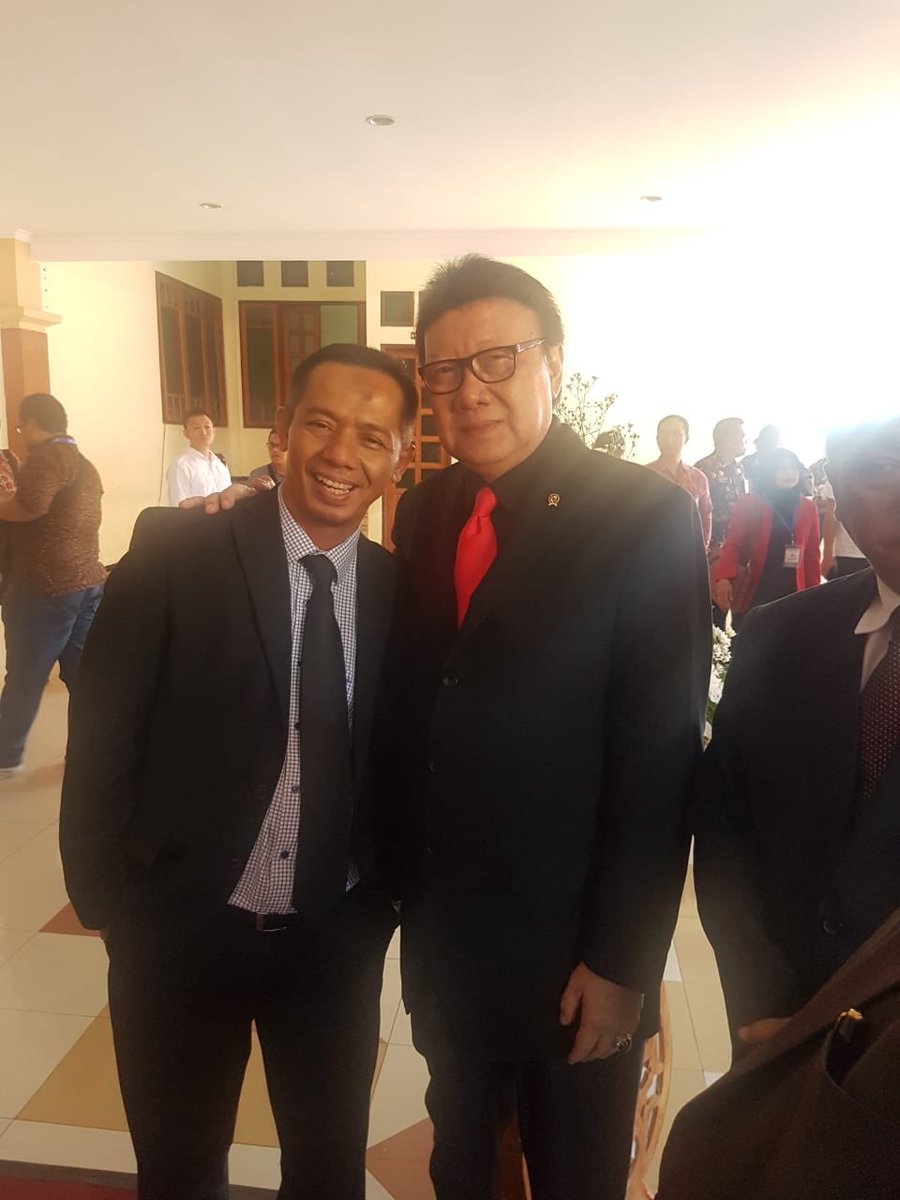 AbunawasOye (@abunawasoye) on Twitter photo 