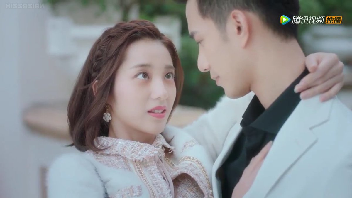 The eye lock of xiaoleng  I felt dhakdhak dhakdhak  the way he pulled her up  Her correct hand position  Leng notices every single thing of xiaoqi can't watch GF in pain and this alien girl doing all this for him  made for each other  #MyGirlFriendIsAnAlien