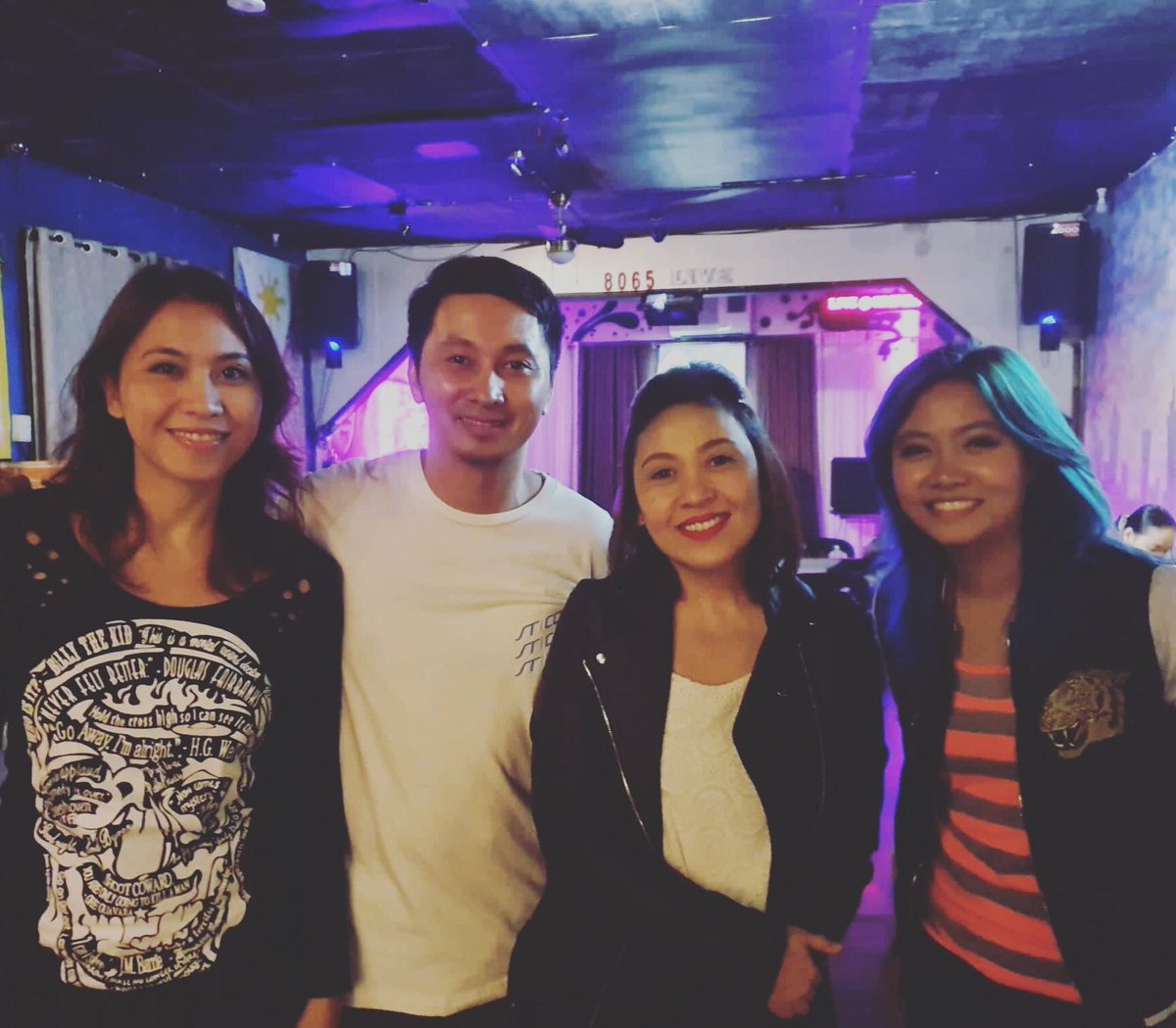 AZeroBanda's tweet photo. Asahan mo mula ngayon Pag-ibig ko’y sayo..🎶🎵
Happy Valentines Day!! from gig last night.
with Ms. Aia De Leon!! 
#Azerobanda #AiaDeleon #ApproachingZero #8065Bagnet #SupportOPM https://t.co/7yhnN9Woql