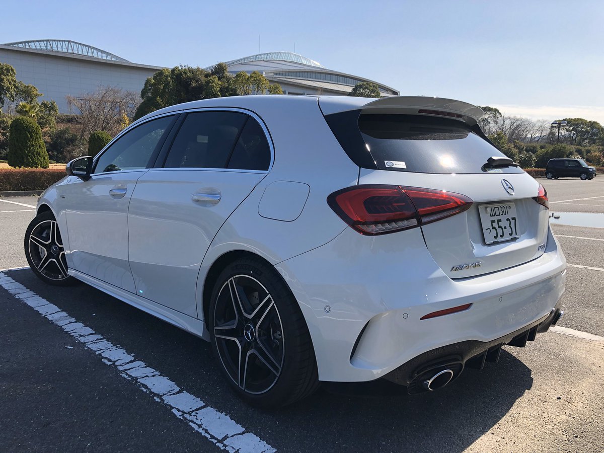 togari11's tweet photo. #AMGA354MATIC
試乗完了です!
edition1じゃないとエクステリアは一見大人しめな印象✨
しかし中身は別物でした🤣
ツインスクロールエンジンの低速から一気にトップエンドまで回る吹け上がり方は異次元!😭
それでいてステアフィールは非常にマイルド。
コンパクトで高性能って最高です!🤗 https://t.co/0bbMTLpaWg