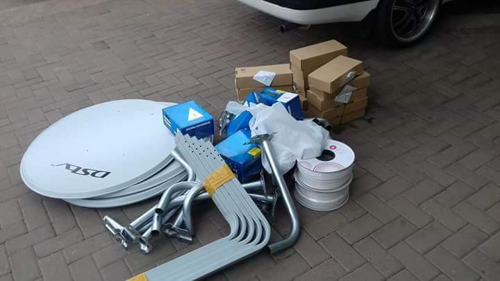 quick_cc's tweet image. #DSTV_SERVICES 

#DSTVINSTALLATIONS 
#DSTV SIGNALS 
#DSTV EXTRA VIEW 
#DSTV TRIPLE VIEW 
#DSTV RELOCATION 
#DSTV CHECK UP
#TV_WALL_MOUNTING 
CONTACT US 0814510201
 @ Dstv Installations windhoek Namibia @ Windhoek, Namibia @ Windhoek, Namibia @ Dstv Installations windhoek Namibia