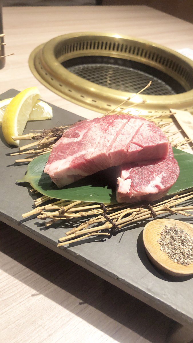 aaabbbccctkt's tweet image. 昨日、焼肉食べに行ってきた😋

写真見てわかる通り
もう美味しすぎた！！😆😆
最高すきだ！！

店員さんもみんないい人で
最高の気分と空間だった！😁笑