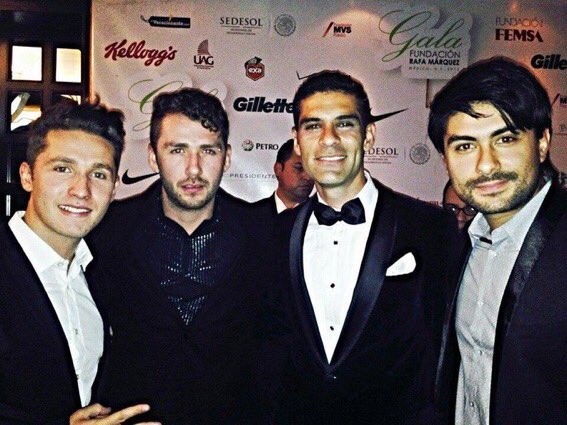 jamespasaporte's tweet photo. Feliz cumple @RafaMarquezMX https://t.co/NfMYBx81JA
