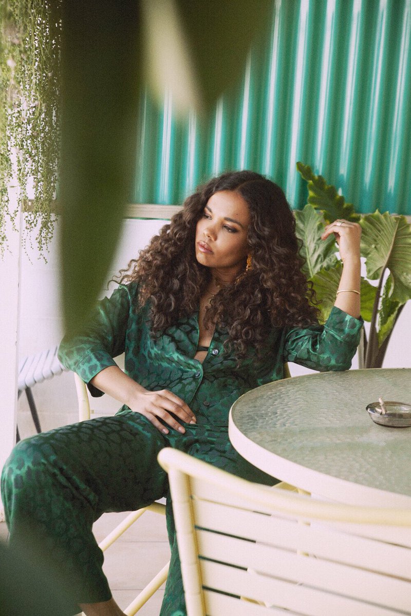 FriendJohnson's tweet photo. #NORAA by @NastasiaDusapin for @elektrarecords https://t.co/DypCf8am2s