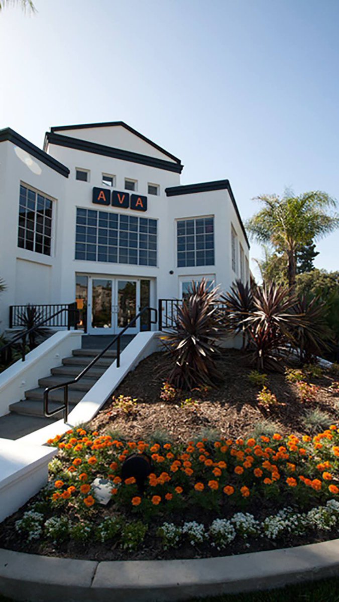 Tonight we will be at the Ava Apartments in Burbank 🌭 Come get your hot dogs 😋