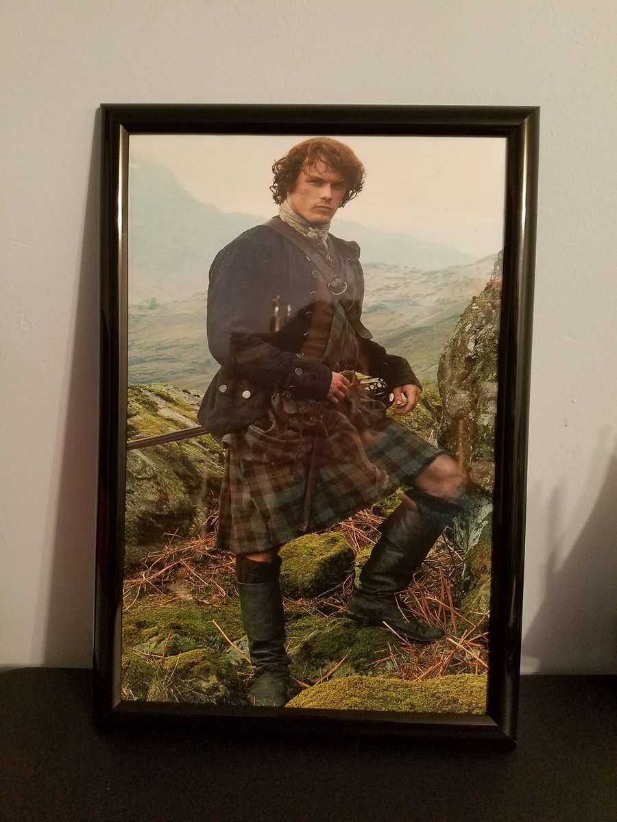 ALERT!!!!! Season 5 of  @Outlander_STARZ premieres in 3 DAYS!!!! Get your tricorn, get your scotch, get your kilts, get your framed posters!!!! This is not a drill!!!