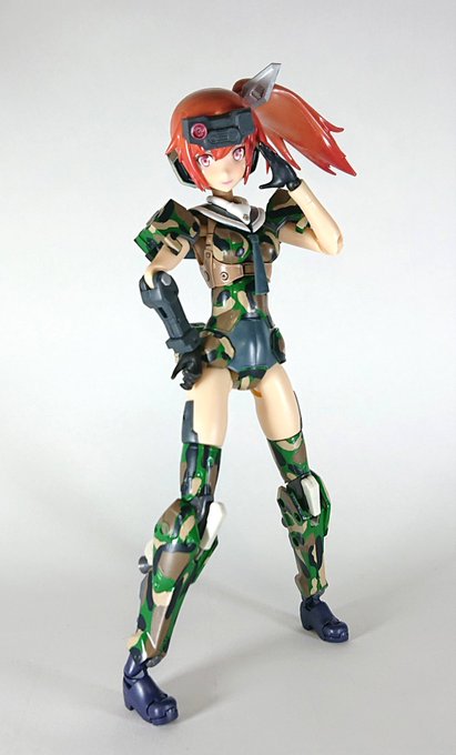 新しい娘、2年ぶりに完成です!!
名前は 緋那多ちゃん(*'꒳`*)
今回はミリタリー色を濃く、自衛隊の装備をモチーフに作りました。

多目的換装システムをもち、様々な状況に合わせて換装します。
1枚目 素体
2枚目 多目的兵装
3枚目 対空兵装
4枚目 強襲兵装

#フレームアームズ・ガール 