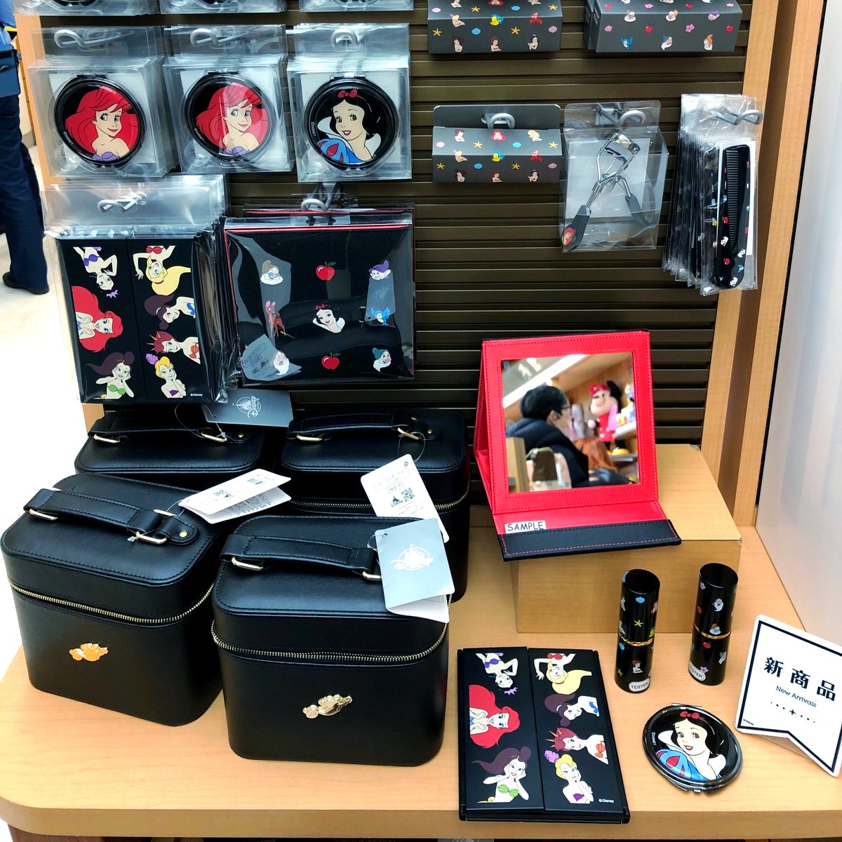 Zenmarket در توییتر Witch S Pouchとディズニーストアがコラボ 黒で統一されたパッケージは大人でクール ゼンマーケットからもご注文可能なので 是非一度検索してみてください ディズニー ディズニーストア ウィッチズポーチ コスメ リトルマーメイド Zenmarket در توییتر Witch S Pouchとディズニーストアがコラボ 黒で統一されたパッケージは大人でクール ゼンマーケットからもご注文可能なので 是非一度検索してみてください ディズニー ディズニーストア ウィッチズポーチ コスメ リトルマーメイド