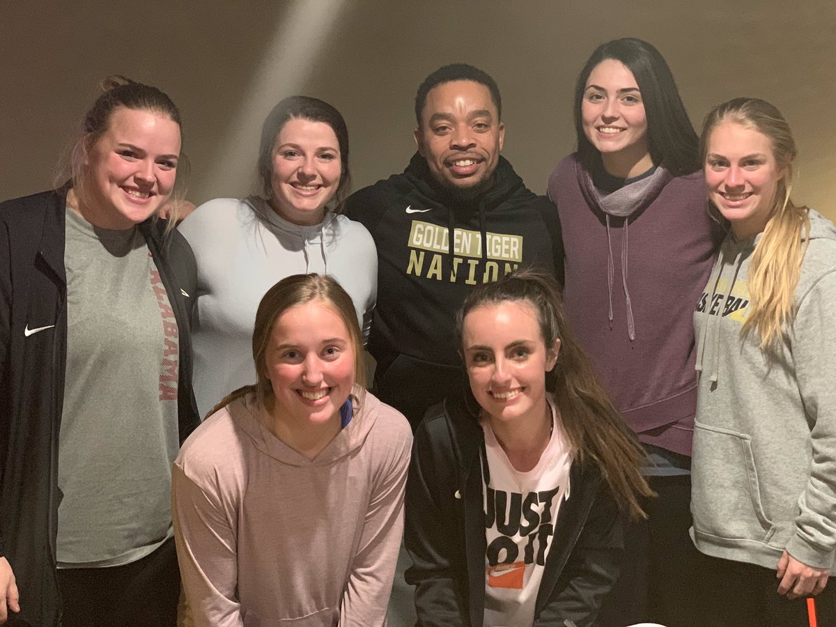 kristasikes_'s tweet photo. By far the most motivational coach Iβve ever met. We sure will miss ya Coach!!! Thanks for everything! #isaidstop #seniors https://t.co/x98cNAwy5t