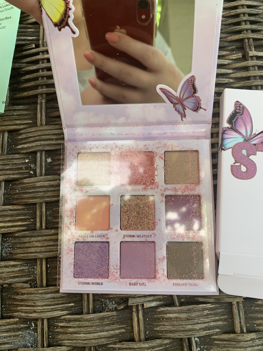 tortitoes's tweet photo. 1 - My #stormicollection #KYLIECOSMETICS collection cane damaged, this is common, but can someone explain why top middle shade looks like itβs been dug into by a finger, also why is all coagulated and in little nuggets?? Itβs strange doesnβt look plain shattered to me - https://t.co/b1K5Afmr5J
