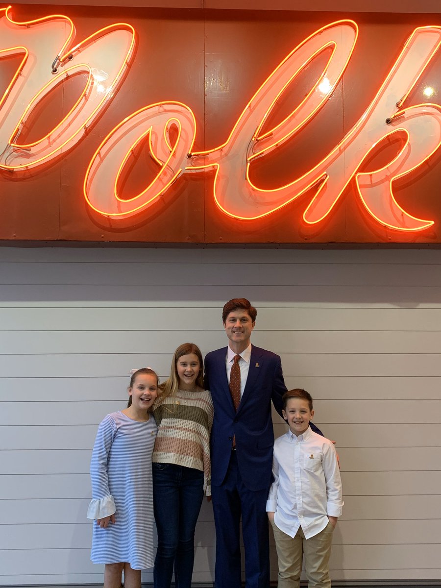 chazmolder's tweet image. My small part of “@ThinkTN Mayors Growing Civic Engagement” has allowed me an opportunity to connect w future leaders who we host as “Mayors of the Day” from time to time at @ColumbiaTNUSA #CityHall. These ”Mayors” had a great time today, but I had the best time!