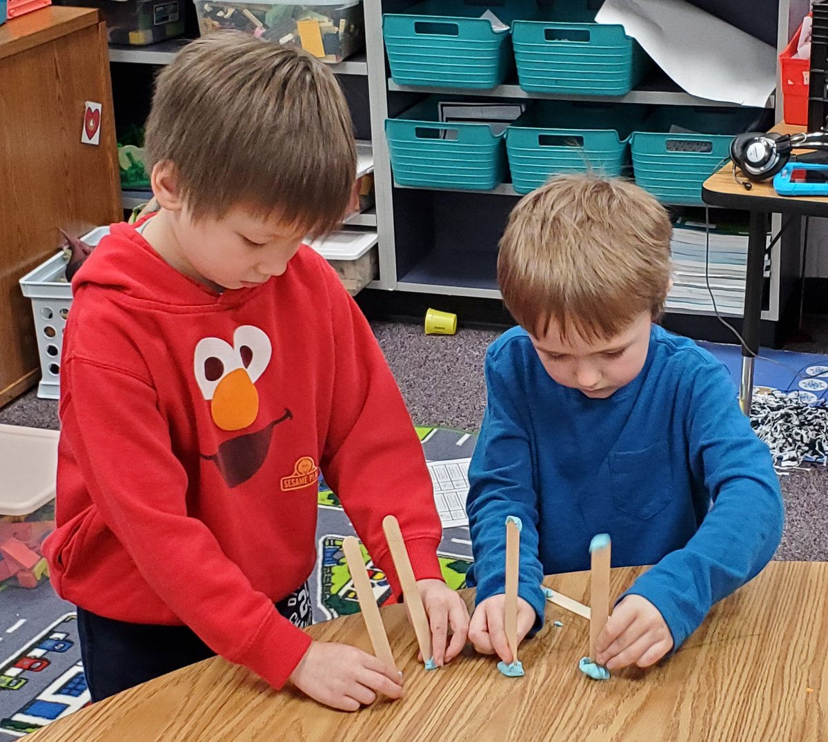 SC_Bowman's tweet image. Loved getting to help with the bridge building STEM Challenge with @MissKuzas! #tinyengineers #WeAreSwans @SwansCreekES