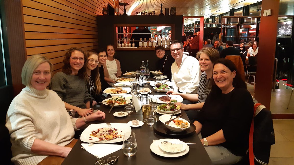 Teamfortbildung am mit Verena Faden in Konstanz.
Wir Danken Frau Faden, sowie unserer Kollegin Isabel für die tolle Organisation, sowie unserem Chef Dr. Peter Schwarzott für den schönen gemeinsamen Tag. #Friedrichshafen #Konstanz #Fortbildung #DrSchwarzott