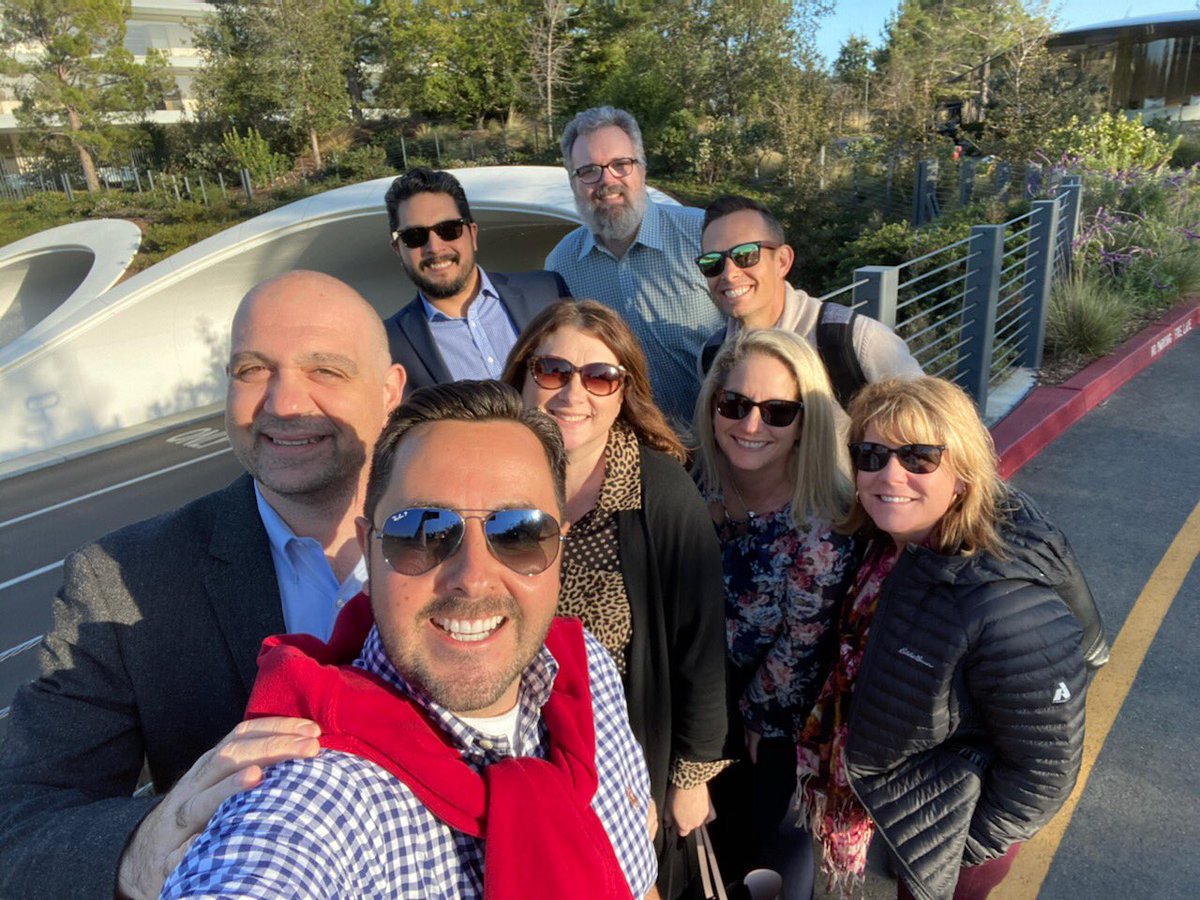 kettidavis's tweet image. What an opportunity! Spent a day with Central leaders- location was pretty amazing thanks to a Steve Jobs creativity #Applepark #centralusd #letsgetcoding @jhors1 @zenitraMsirhC @godfirnon @chara2u