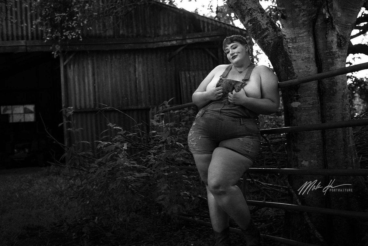 Mae_Dae_Houston's tweet photo. Sweet as sugar

#plussize #plusmodel #plussizemodel #bbwmodel #curvemodel #texasmodel #bbw #effyourbeautystandards #honormycurves #houston #curvesfordays #bodypositive #SELFLOVE #confidence #chubby #whatfatgirlsactuallywear #phat #fatandfree #psootd #thunderthighs #voluptuous https://t.co/qdVxHS16No