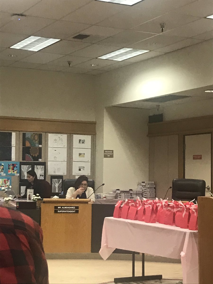 JennyJennysosa's tweet photo. It’s the little things and the details that make us feel at home. Blanca and Maria did an amazing job at setting up our CAC meeting. #wearesausd @SantaAnaUSD https://t.co/i4JHwzPtij