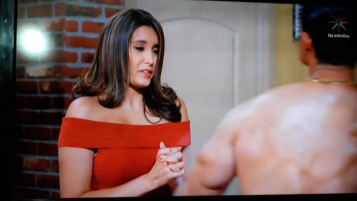 mickeyalexgil29's tweet photo. #SolteroConHijas Ay mi hermosa #Coralita @barbaraig no puedo creer como te habla ese malvado #Calamal @JuanVidalGil solo te grita y te manda como quiere y tu soportando su malos tratos si lo tuviera enfrente le rompo la cara abre los ojitos mi amor y déjalo te amo mi princesa🙏💖 https://t.co/nDYOTwqvea