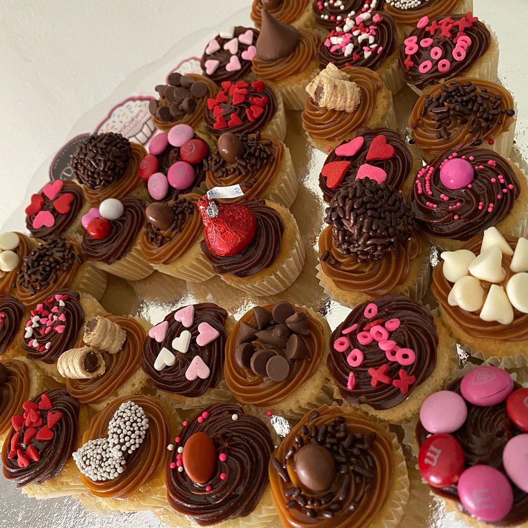 jeonsomew's tweet photo. ANNYEONG YOROBUN!!! Ada choco nih sm balon buat fambest terzeyengkuh /kiss jauh/ mwah 🍭🍓🍻
@gurlfieable @imbrbie @younghoonreal @sejeongdd @zbjby @pr3tieust @gembuyl @mezoyez @qimdoyunk @tjeonjjk @jejeyaa @ryanjoohyuk_  @fjoohyuk @man_njh @itssooyoungah @hangyuulxi @syjessicas https://t.co/5sE3vfP8DJ