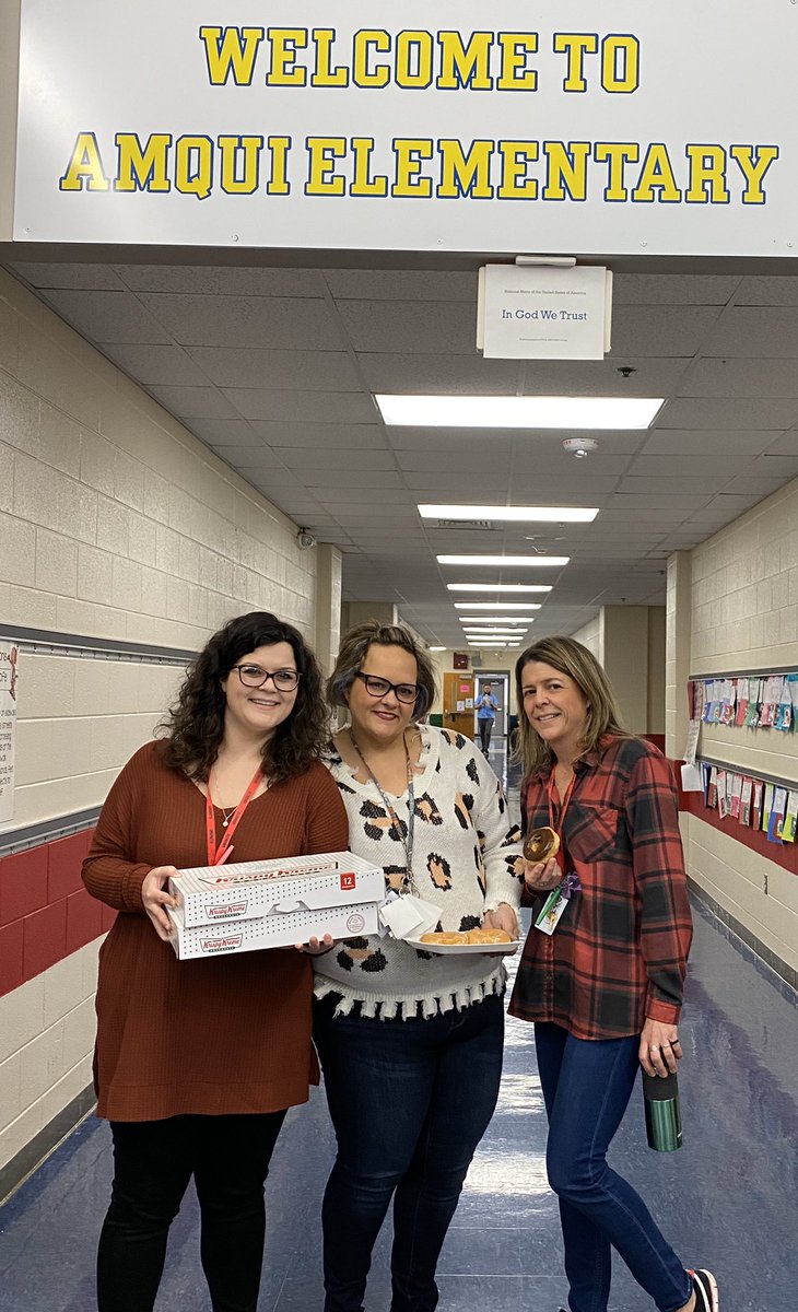 MNEA_'s tweet photo. We had an amazing time at Amqui delivering 🍩! Principal Latoya Cobb was very welcoming &amp; did a shout-out to Amy Ryan for being a #Red4Ed leader. We enjoyed meeting staff, seeing students &amp; admiring projects! 

#NashvilleRed4Ed #WeIsGreaterThanMe #MNEA #DignityForMNPS #FundMNPS https://t.co/mS9y1NiTYC