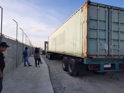 TopUniverseInc's tweet image. Here, we have shown how we have effortlessly unloaded a humongous 40ft in Bacao II, Gen Trias, Cavite, #Philippines ; thanks to our best quality equipment, which undergoes regular safety checks, and fully trained and certified staff.

#ShippingContainer #40ftContainer #Cavite