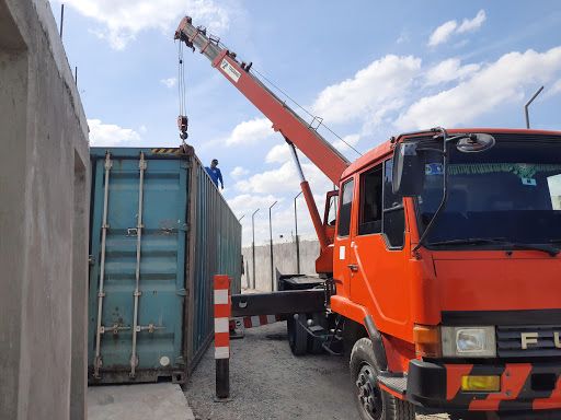 TopUniverseInc's tweet image. Here, we have shown how we have effortlessly unloaded a humongous 40ft in Bacao II, Gen Trias, Cavite, #Philippines ; thanks to our best quality equipment, which undergoes regular safety checks, and fully trained and certified staff.

#ShippingContainer #40ftContainer #Cavite