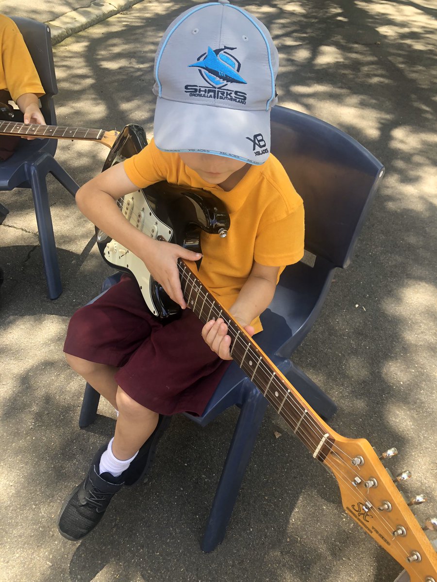 GlebePublic's tweet photo. β
Week 3 done! #GlebePS students were treated to a visit and lessons from The Music Bus today π π΅ @NSWEducation @rskinner21 https://t.co/pKc5pKJF61