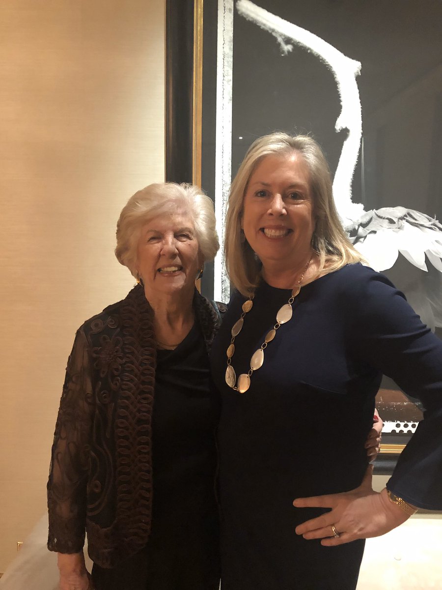 Spainserves's tweet image. This #ThankfulThursday goes out to my two favorite ladies! They are my #1 supporters and are constantly pushing me to be the person I can be! 
@bballwoods23 @hoopsmurphy