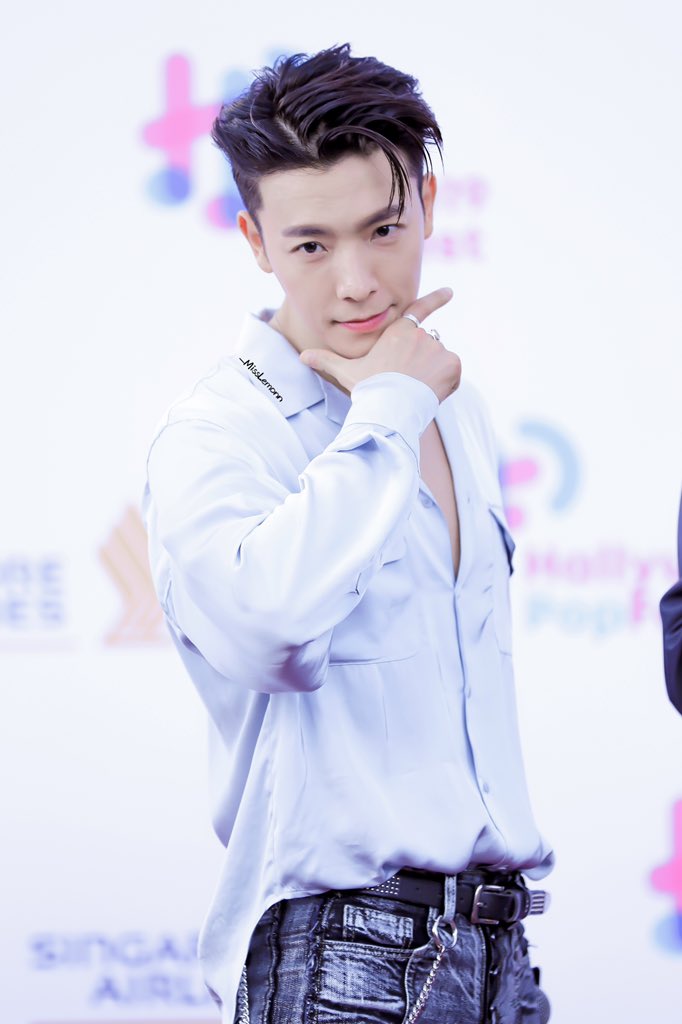 😄🤔

#동해 #Donghae 
#SUPERJUNIOR