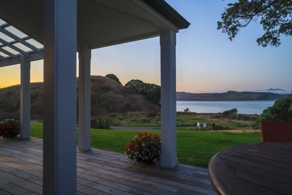 Bookabach tweet media