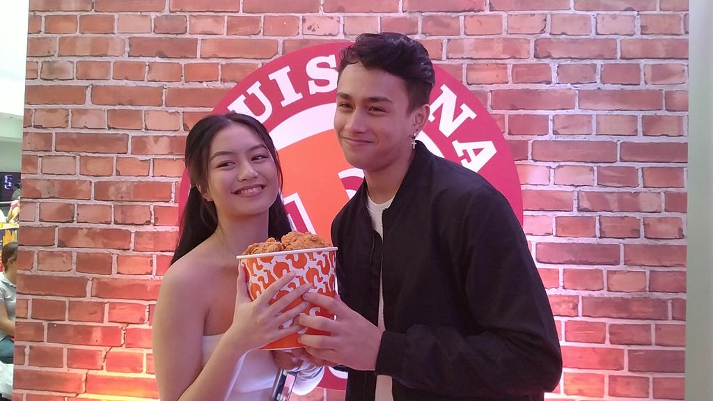 nice1ashtan's tweet photo. More AshTan pic please 

ASHTAN VdateAtPopeyes https://t.co/TNmAZaNDGn