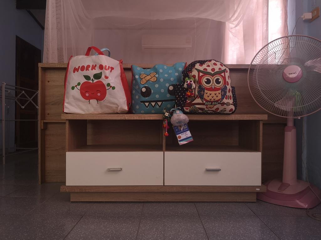 twiischibis's tweet photo. Last time I'll ever be in this room... #peacecorps #pcvlife #cos https://t.co/CW9q0Mn09l