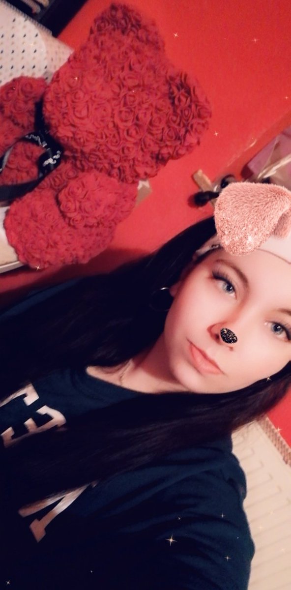 mjsticjmo's tweet photo. Day 18 of #101Smiles 🌹💜
Happy Valentine's Day to everyone💞🌺 I'm in love with this cute bear of roses🐻🌹 thanks to the best gf I could ask for🌷
@jenmorrisonlive @littlexcanary
#ouat #onceuponatime #jenmorrisonlive #jennifermorrison #love #smile #emmaswan #roses #jmoloves https://t.co/HzT47cxzjf