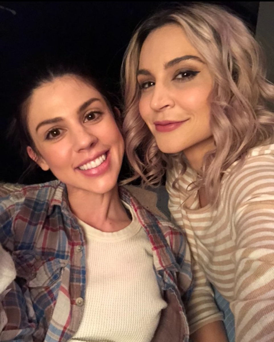 PHOTO | Kate shares a selfie with co-star Samaire Armstrong #TheOfficeMixUp (via katemansi Instagram)

We all need a best friend like Joanie