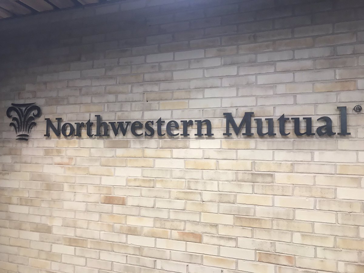 MccombShawn's tweet photo. Inspiring presentation by Brandon Dewitt @NM_MKE, Cream City Labs. The venue and speaker illustrated how @NM_MKE is stepping forward in #innovation, #leadership, in @cityofmilwaukee, along with the @MKETechEvents,@NM_News,@NMFinancial. https://t.co/uViskemkH3