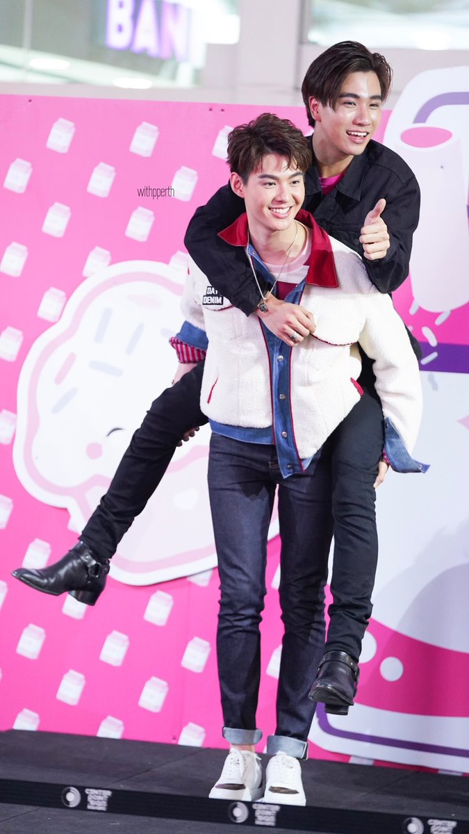 Amyliao38883261's tweet photo. Olny for you!
Always love you!
waiting for you!
perthsaint forever!
🌹情人节快乐🖤❤️🐯🐉
 #ValentinePromises https://t.co/joCoqLhE3h