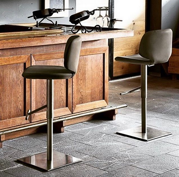 AndreottiCyprus's tweet image. Need a break? Why don’t you enjoy a glass of wine seating on our new swivel barstool?

andreotti-furniture.com

#barstool #barstooldesign #salesseason #sales #interiordetails #diningroomdecor #dining #storageideas #entrancestyling #living #furnituredesigner #interiordesigner