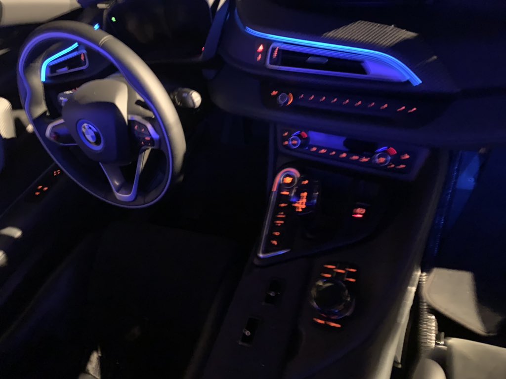 SEA_neza's tweet photo. #RT @AutosyMas: #BMWi8 #SafetyCar de la #FormulaE 2020 #MexicoCityEprix ⚡️ @BMWMex #RT #BMWiMotorsport https://t.co/FDT67HBfDu