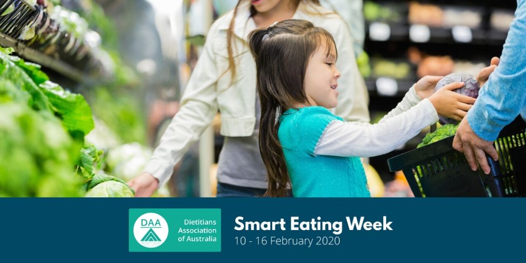 dietitiansaus's tweet image. It’s Day 5 of #SmartEatingWeek! Are you popping into the supermarket this weekend? Aim to shop around the perimeter of the supermarket first (as this is where most fresh foods are found), then use your label reading skills to make healthy food choices in the aisles.