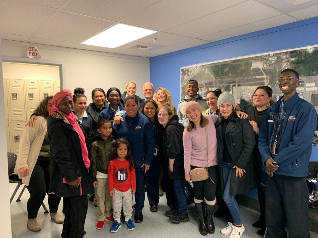 Tara_425's tweet photo. Best team in the world!  So happy to work with these great people!  Thank you all for the amazing job you do each and every day!  #teamPAE #family #workingtogether #caring https://t.co/LQUFmBoy6W