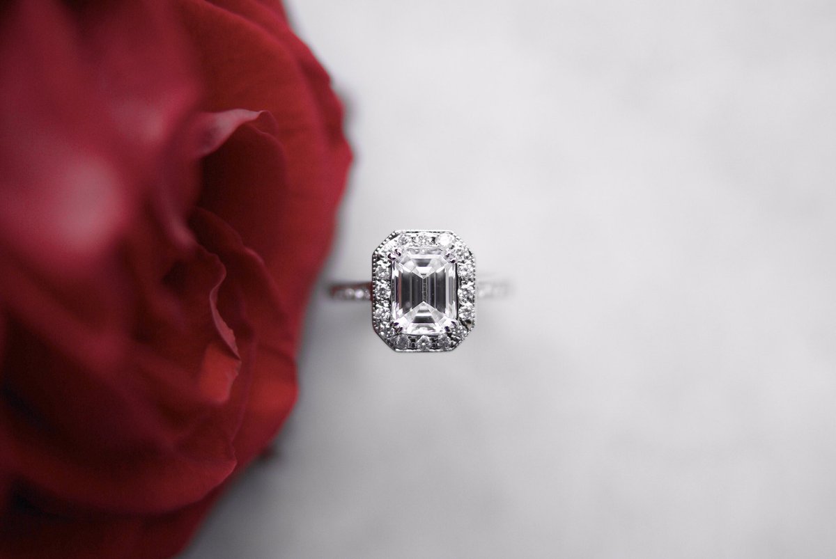 Are you ready for Valentine's Day?
•
#diamond #diamonds #diamondring #dressring #engagement #engagementring #proposal #love #isaidyes #clusterring #halocluster #emeraldcutdiamond #emeraldcut #sparkle #valentinesproposal #bemyvalentine #areyouready #jotd #bespokejewellery
