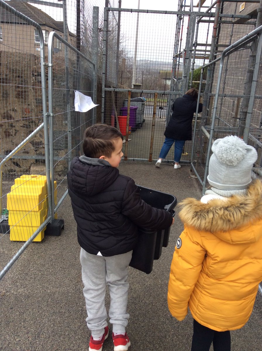 Room3woodside's tweet photo. Recycling for all of our school with our Buddies in Room 15. Rm 8 P2 with P5/6. Then we shared Daily Mile, jogging and chalk. Despite the cold wet weather, we are resilient! @missbruce5 @woodside_school @WoodsideRRS @VLWoodside @MissRoche2 https://t.co/5zoC4JdlCu