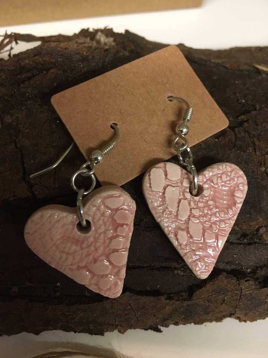 LisaLisaw1's tweet photo. Morning #elevenseshour I’m very  excited to share our #handmade #heart #earrings in ceramics with #StirlingSilver hooks My #Etsy page https://t.co/wdVlaDXnUh https://t.co/SBAB7FwAoC