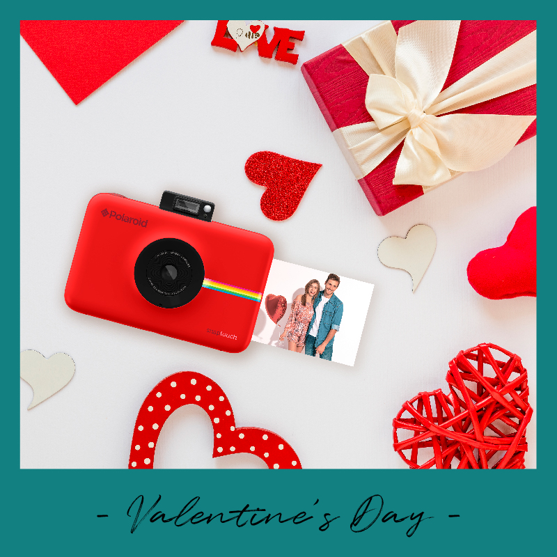 PolaroidAndYou's tweet photo. Joyeuse Saint Valentin ! 💘
Qu’avez-prévu de spécial pour envoûter votre moitié ? 🥰
#stvalentin #saintvalentin #valentineday #bemyvalentines #amoureux #monamour #amour #love #loveintheair #loveforever #redaddict #polaroid https://t.co/e9UQiKRYjQ